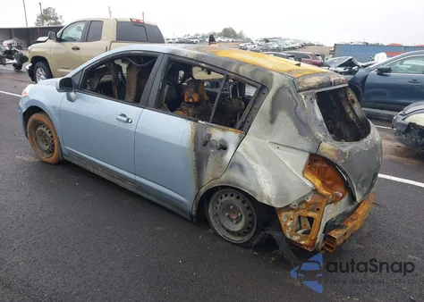 2011 Nissan Versa 1.8S z USA, uszkodzony, nr VIN 3N1BC1CPXBL495377